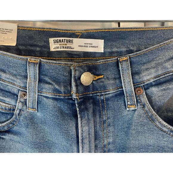 Signature Gold Levi Strauss & Co denim Jeans Size 12 womans jeans - Picture 3 of 5